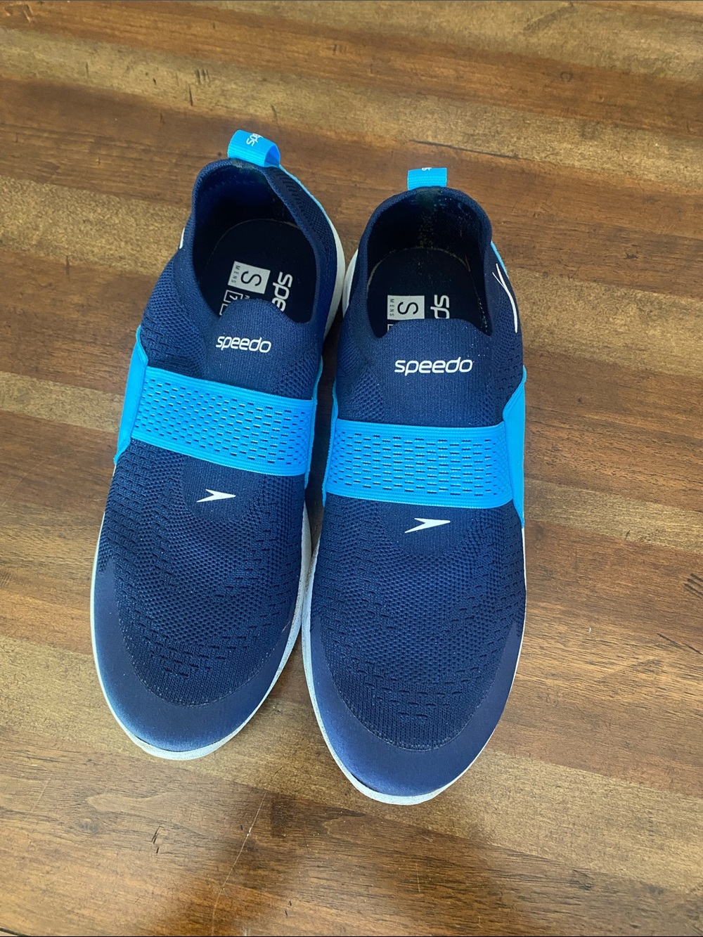 Speedo Men’s Slip-On Aqua Sneakers in Navy & Bright Blue